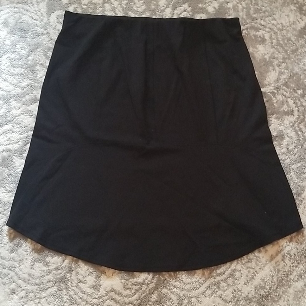 Max Studio Strechy black skirt - Picture 2 of 5